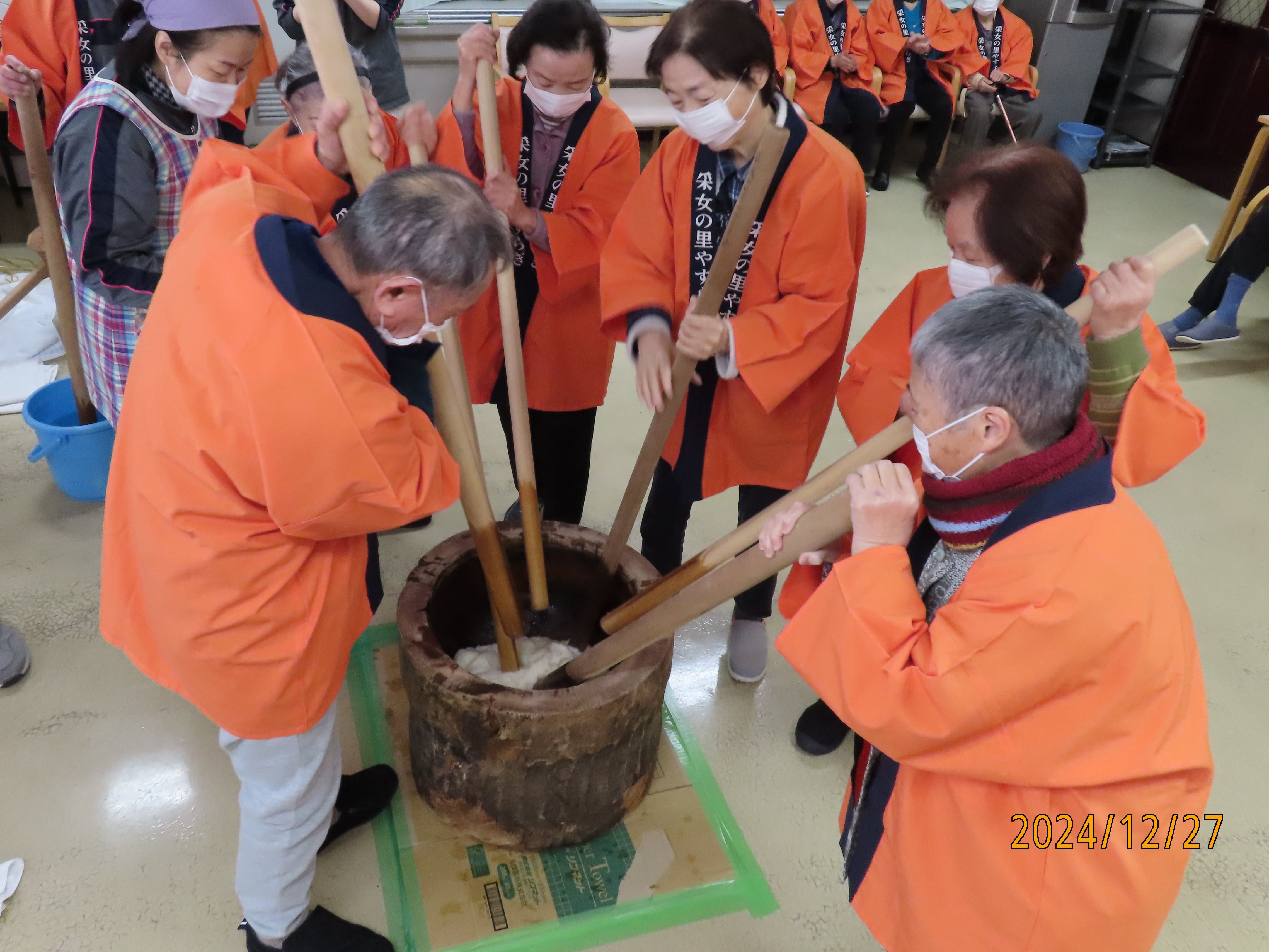 餅つきの様子